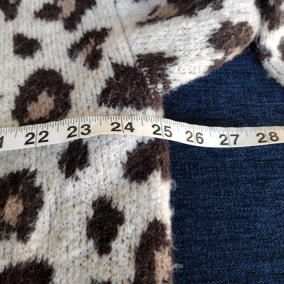 J. CREW Oversized Cardigan Sweater in Leopard Print Size M BJ572 - Picture 7 of 8